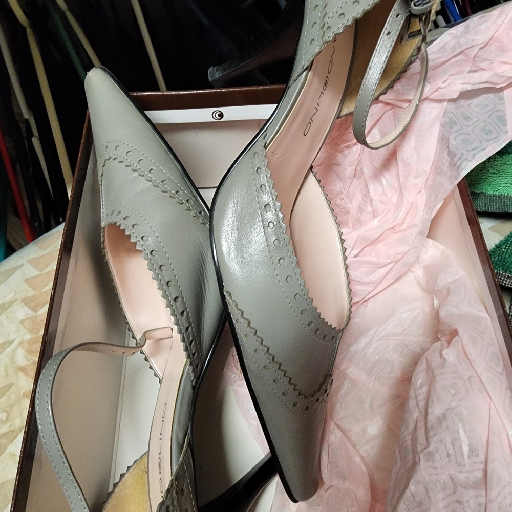 Shoes - Picture 4 of 4